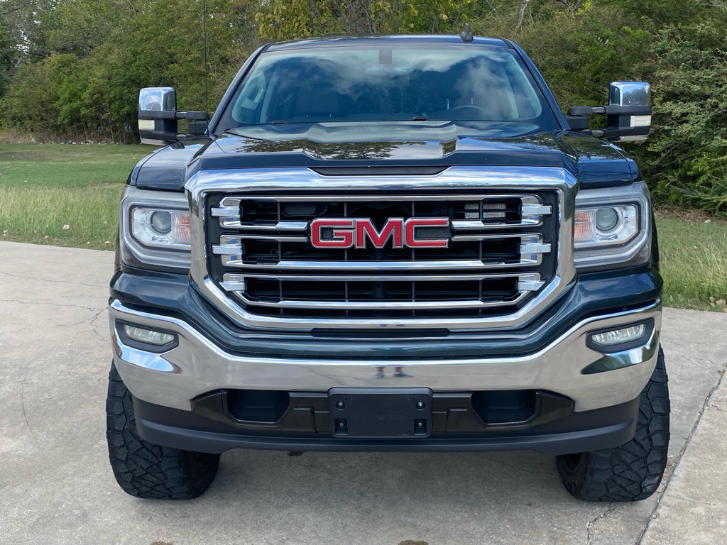 2017 GMC Sierra Image 2