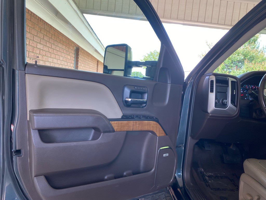 2017 GMC Sierra Image 8