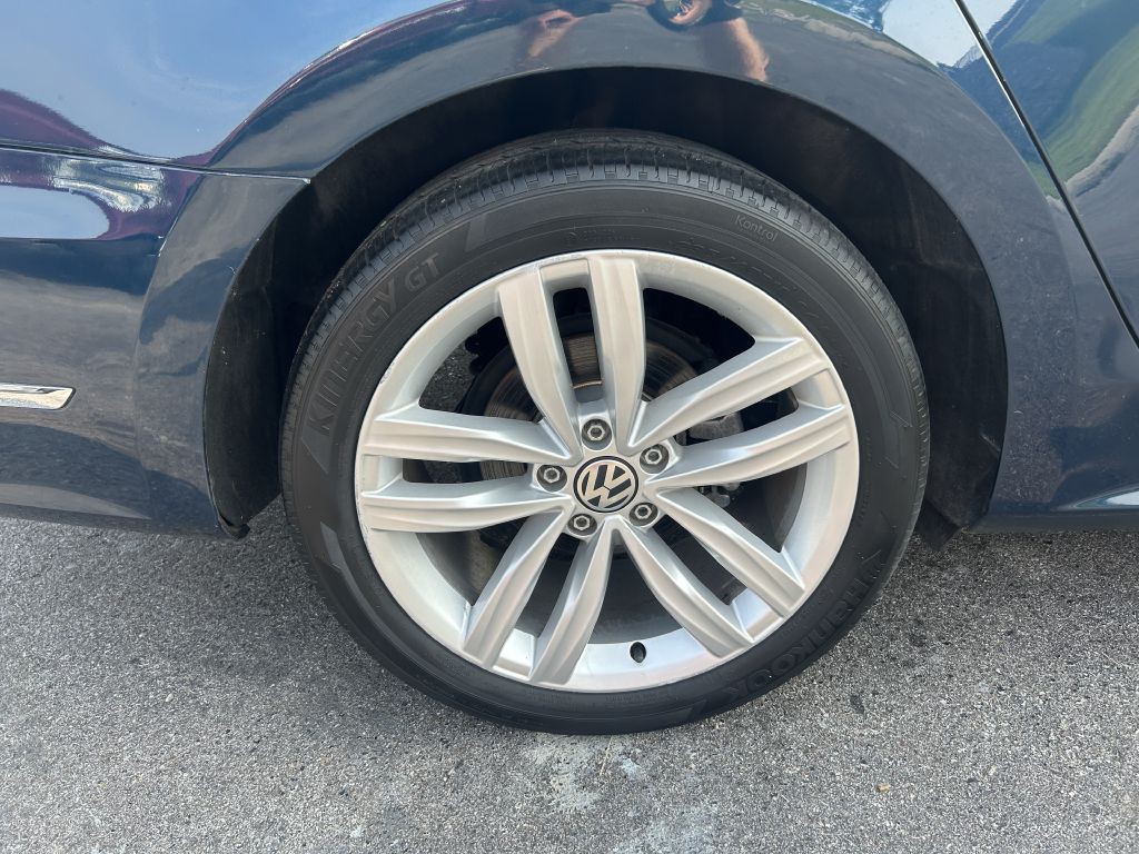 2018 Volkswagen Passat Image 6