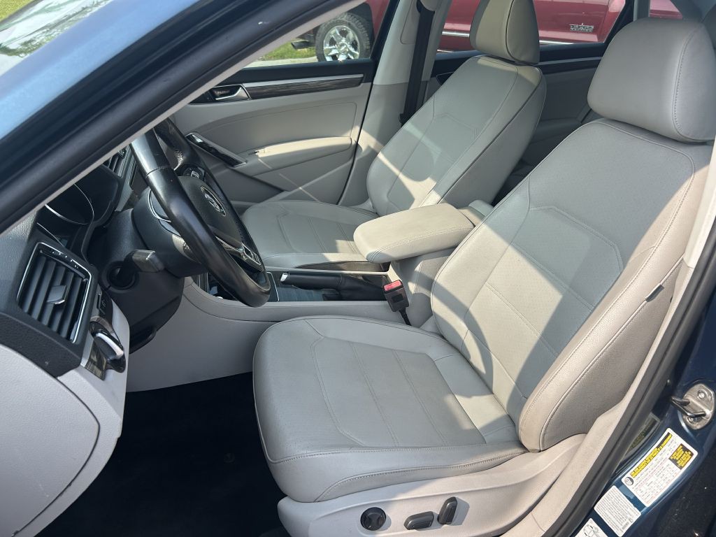2018 Volkswagen Passat Image 10