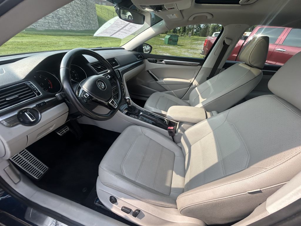 2018 Volkswagen Passat Image 11
