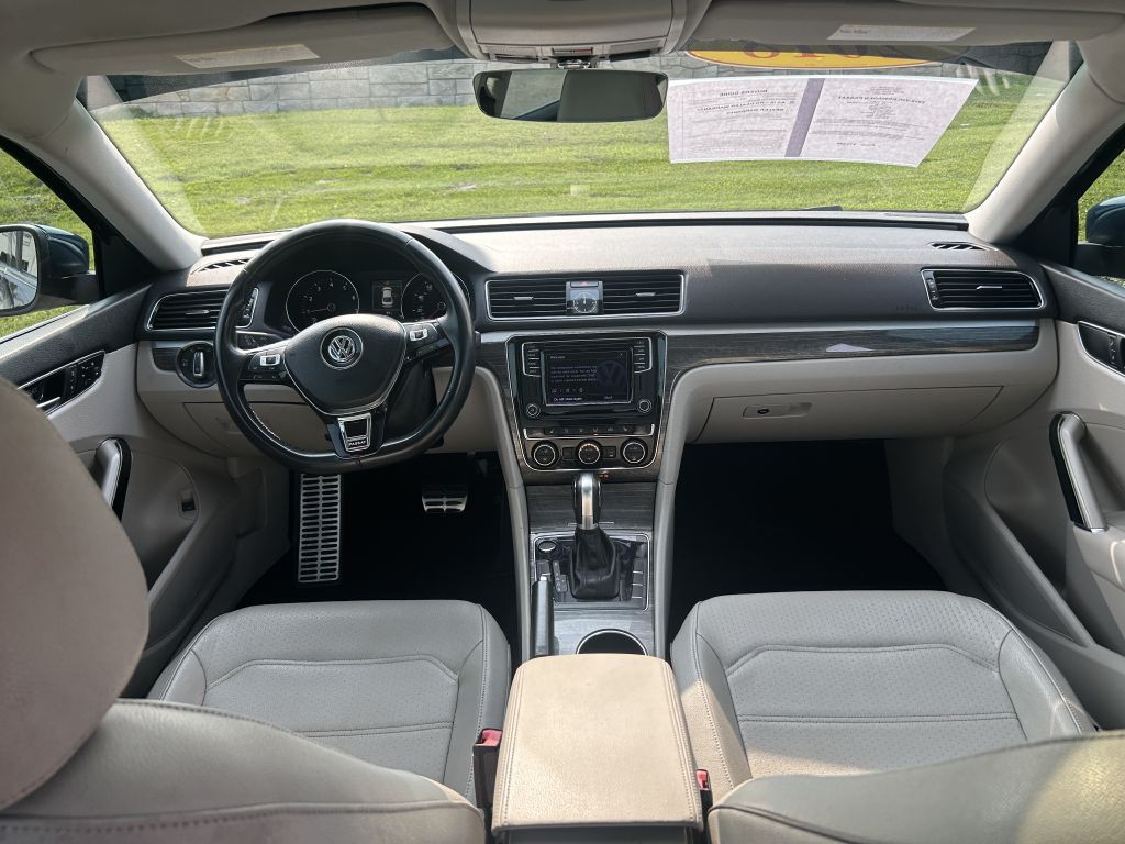2018 Volkswagen Passat Image 17