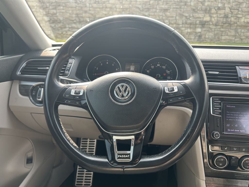 2018 Volkswagen Passat Image 19