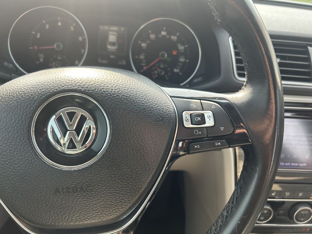 2018 Volkswagen Passat Image 20