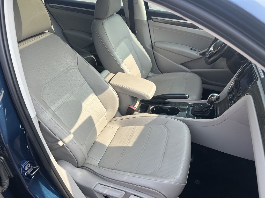 2018 Volkswagen Passat Image 22