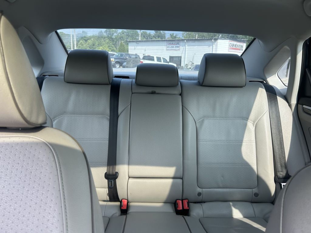 2018 Volkswagen Passat Image 24