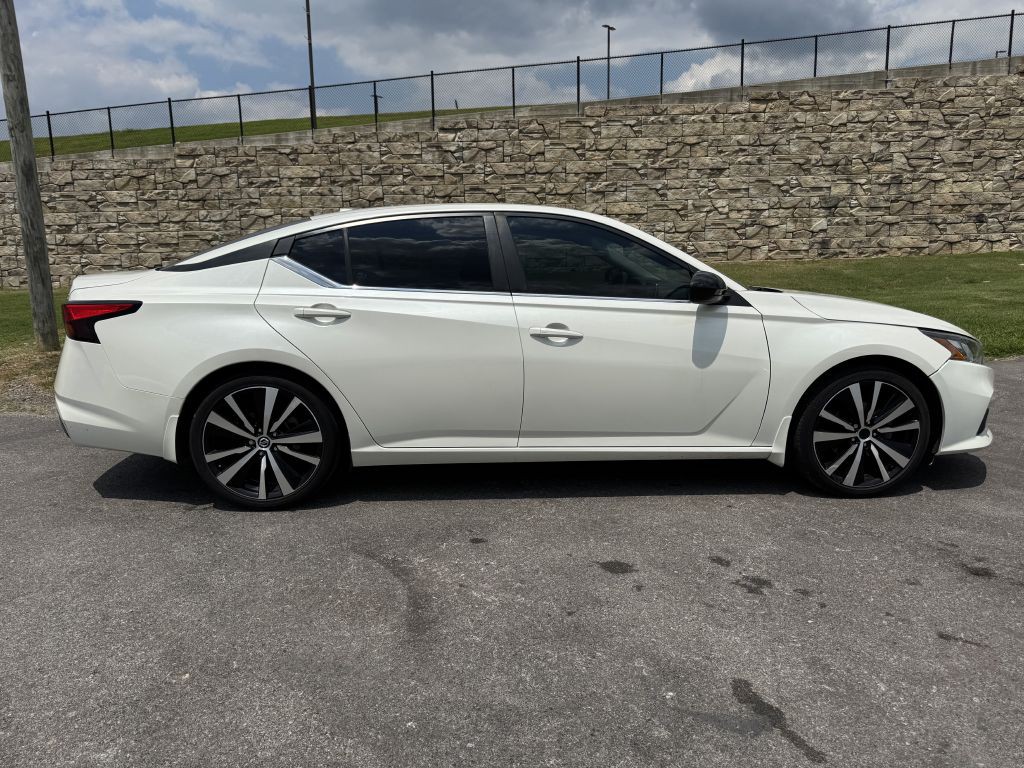 2020 Nissan Altima Image 3