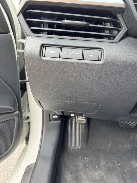 2020 Nissan Altima Image 8
