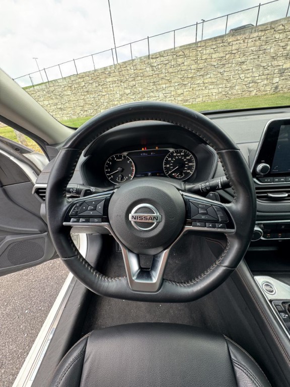 2020 Nissan Altima Image 9