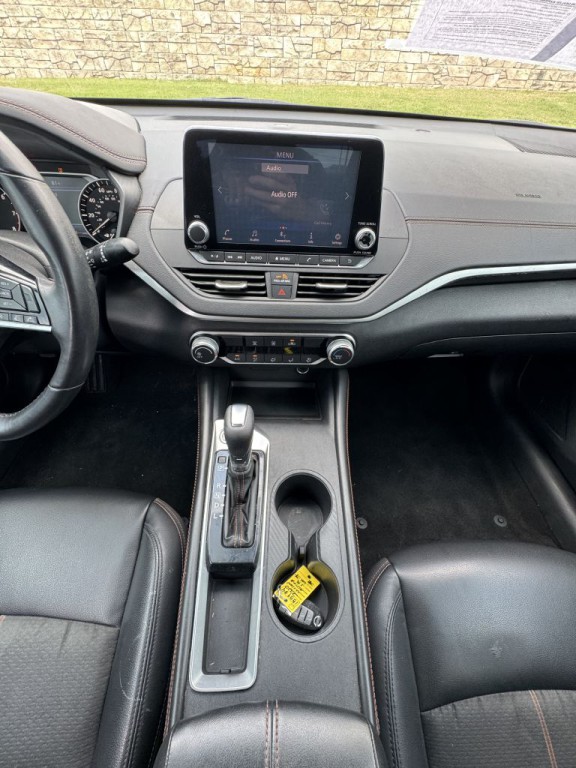 2020 Nissan Altima Image 10