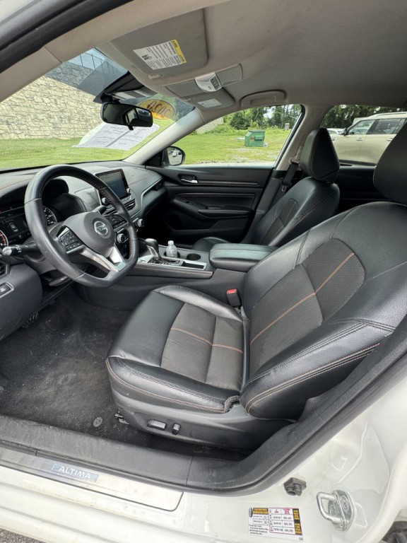 2020 Nissan Altima Image 11