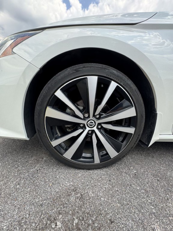 2020 Nissan Altima Image 13