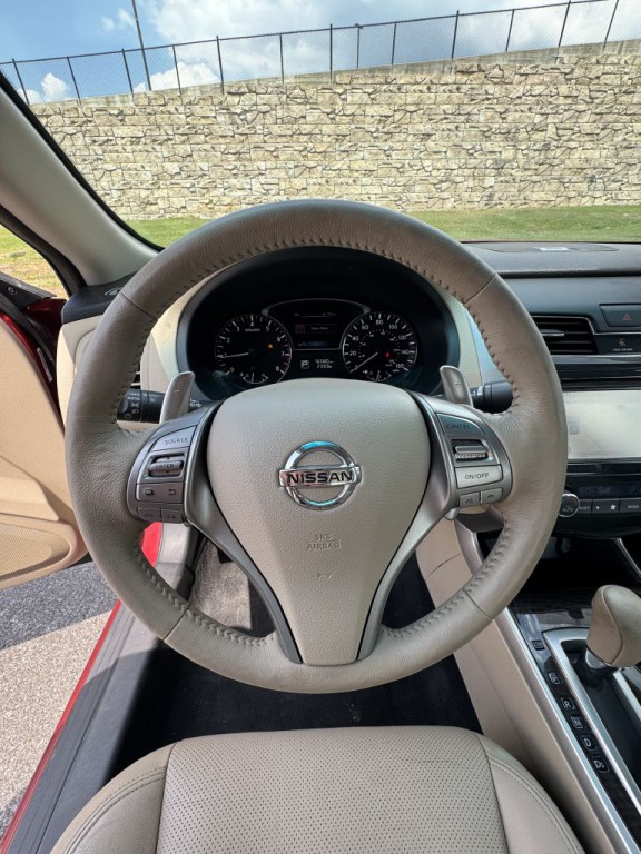 2015 Nissan Altima Image 10