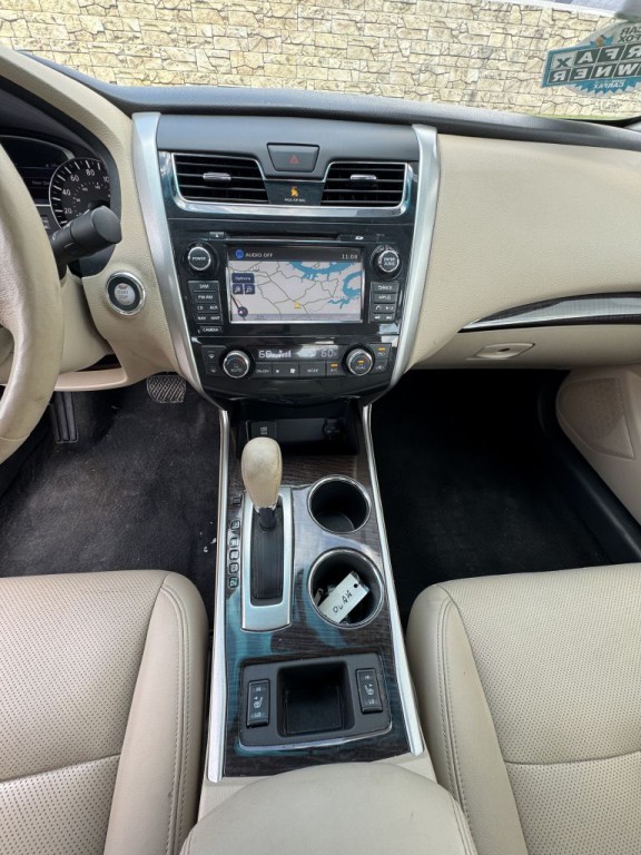 2015 Nissan Altima Image 11