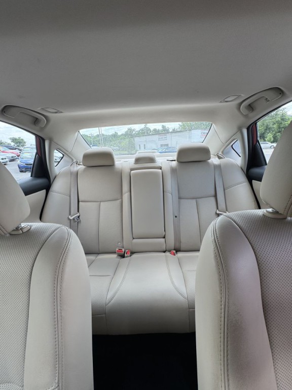 2015 Nissan Altima Image 12