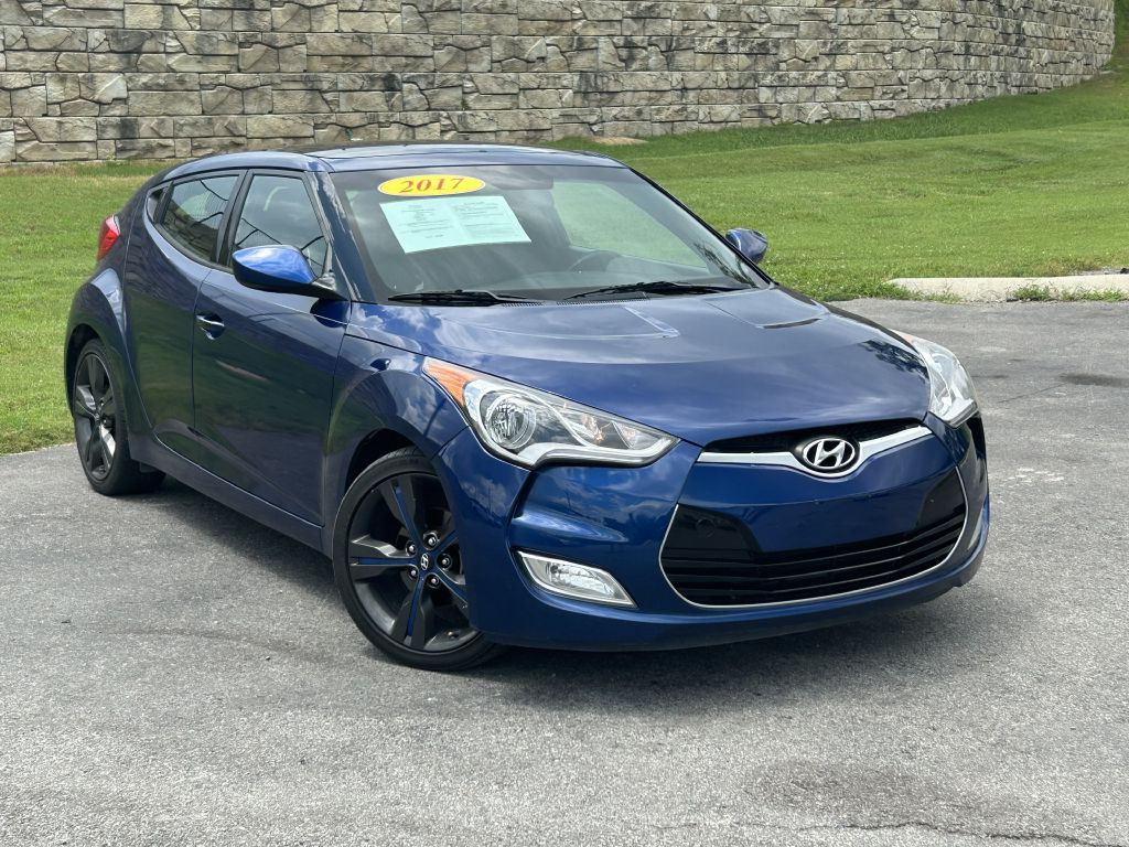 2017 Hyundai Veloster Image 1