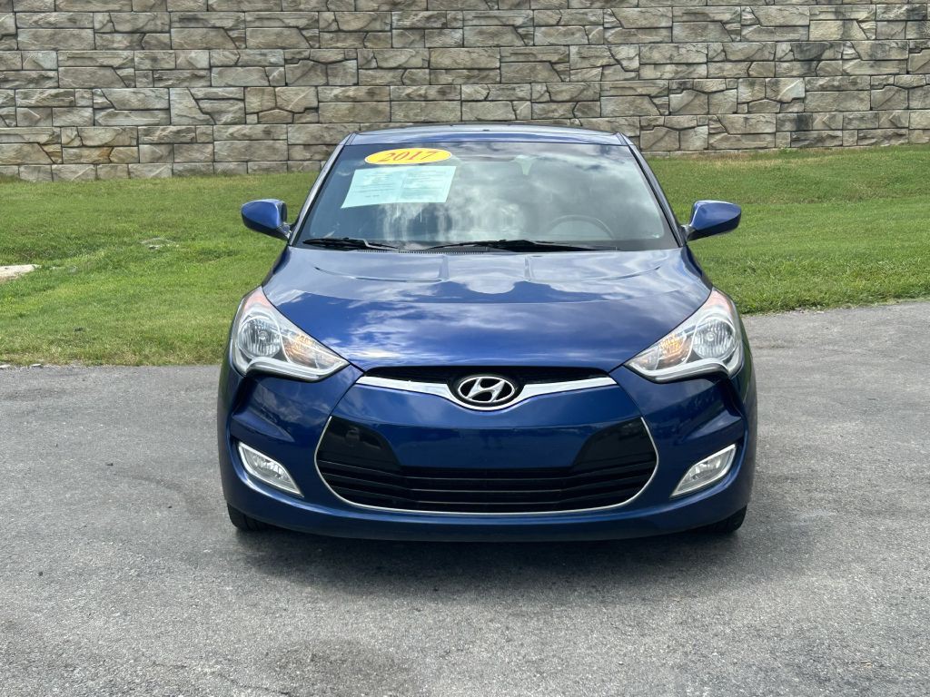 2017 Hyundai Veloster Image 4