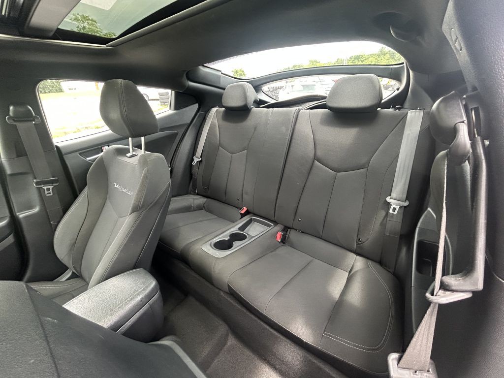 2017 Hyundai Veloster Image 11