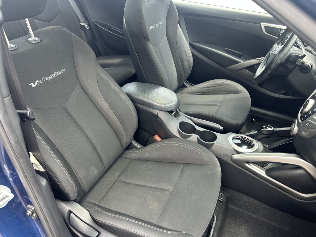 2017 Hyundai Veloster Image 14