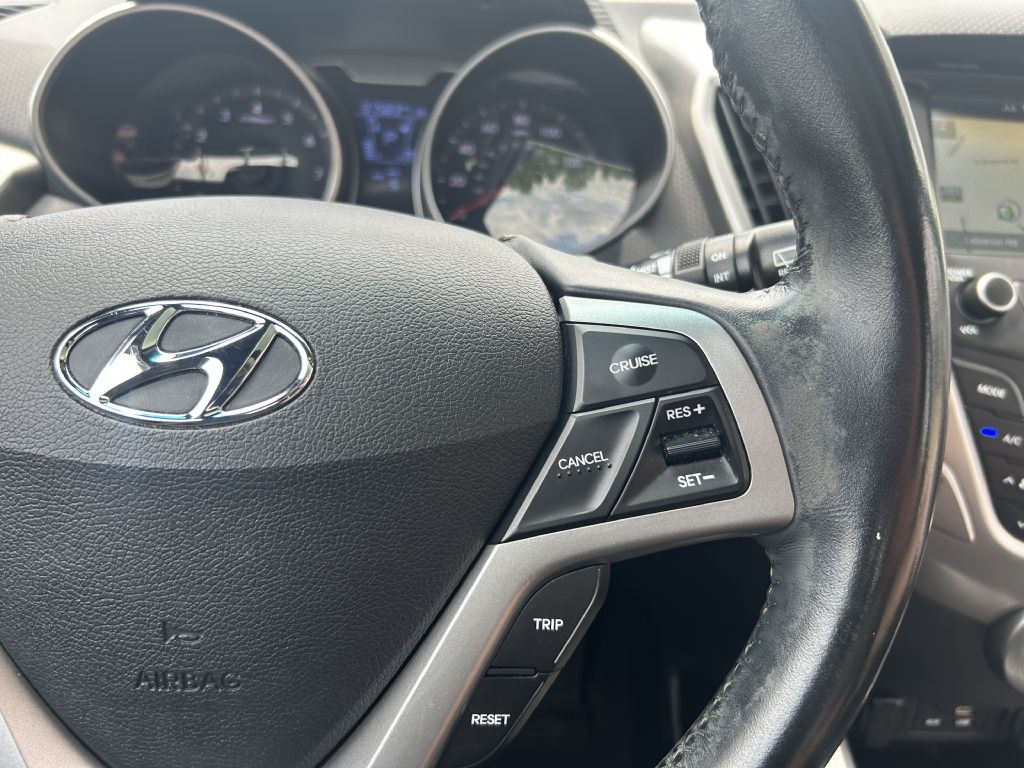 2017 Hyundai Veloster Image 19