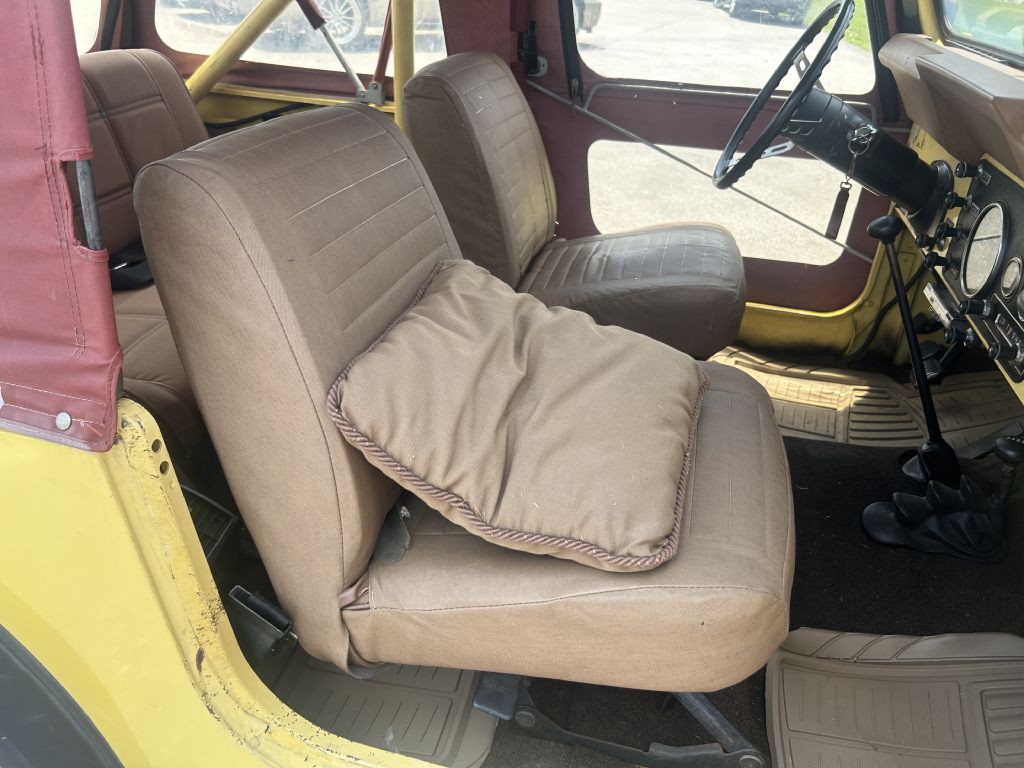 1976 Jeep CJ-7 Image 10