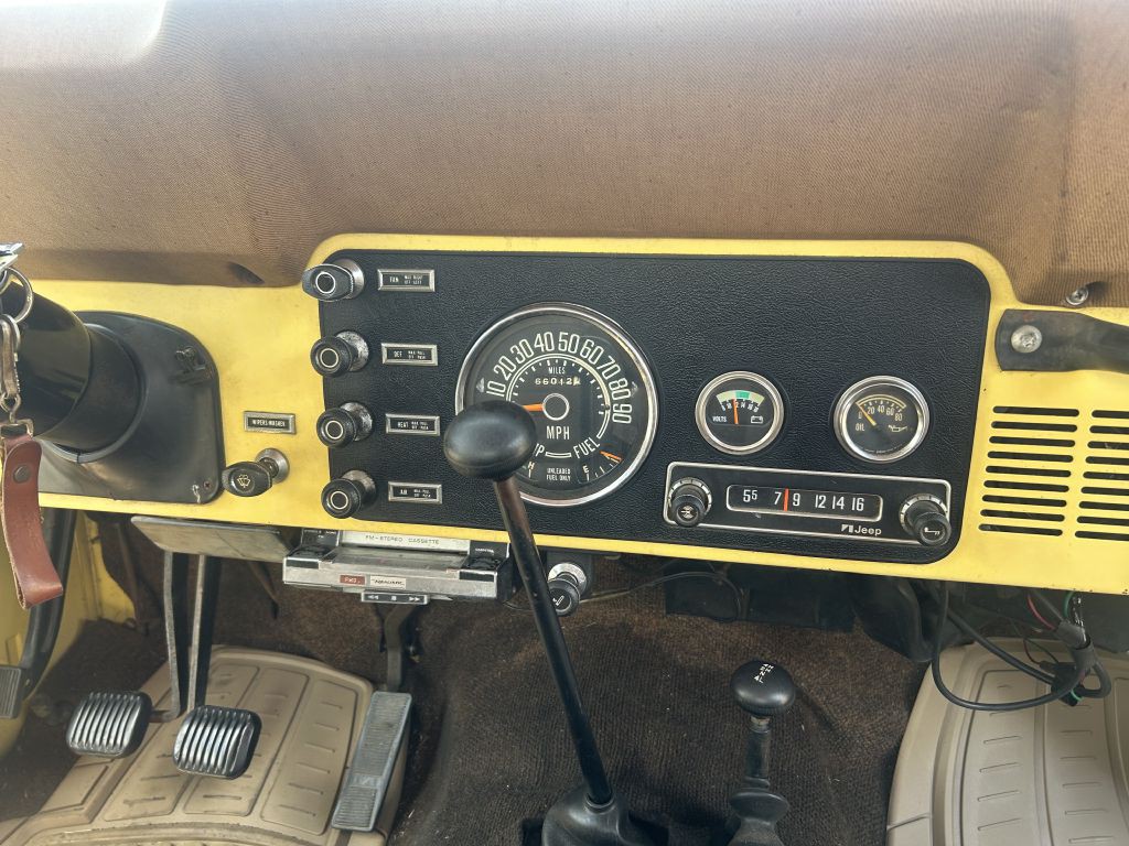 1976 Jeep CJ-7 Image 12