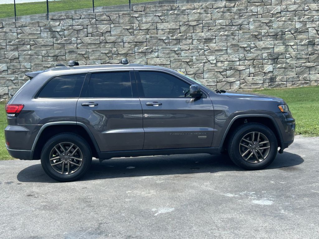 2017 Jeep Grand Cherokee Image 3