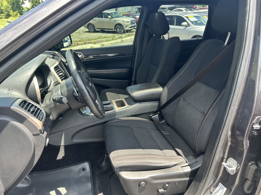 2017 Jeep Grand Cherokee Image 8