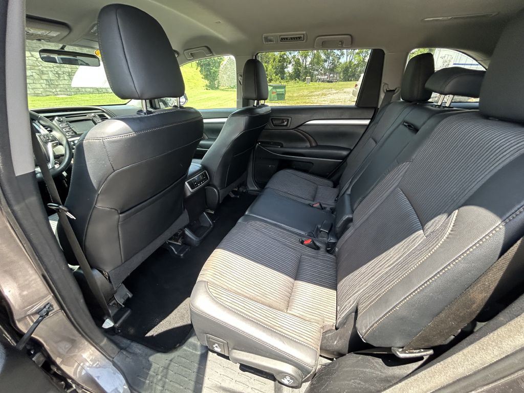 2014 Toyota Highlander Image 10