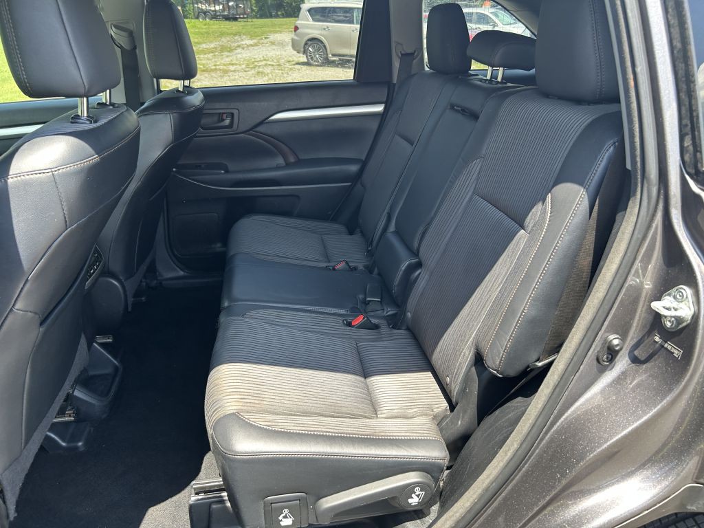 2014 Toyota Highlander Image 11