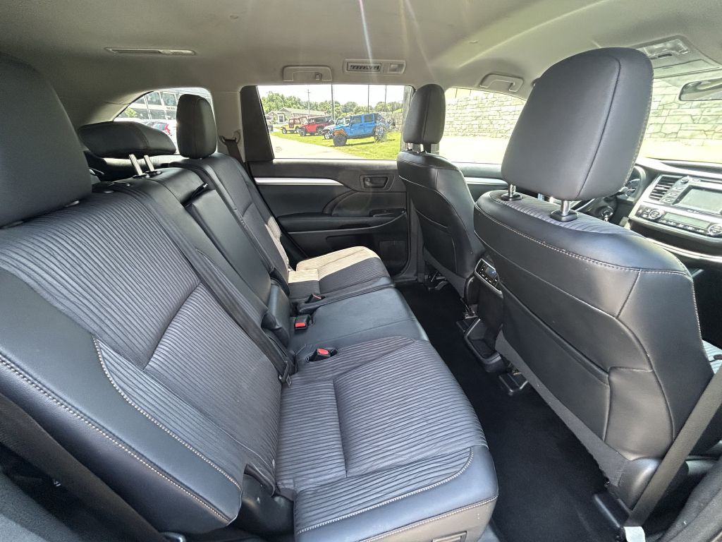 2014 Toyota Highlander Image 15