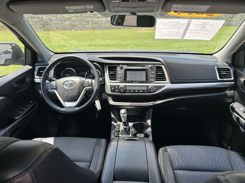 2014 Toyota Highlander Image 16