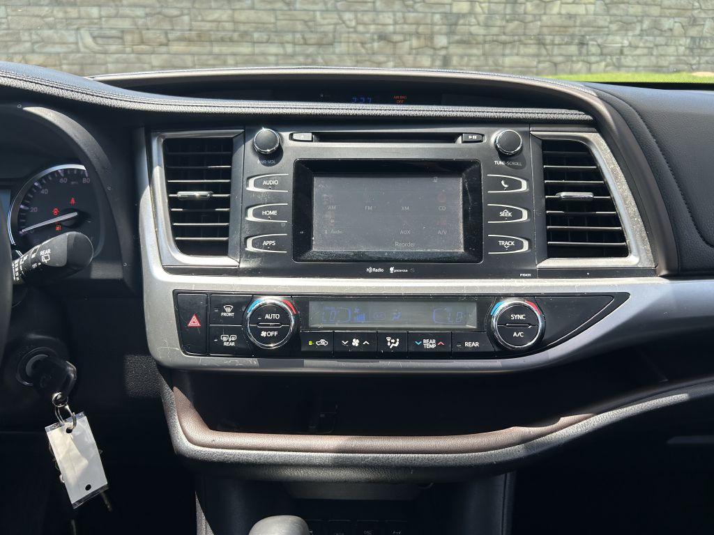 2014 Toyota Highlander Image 17