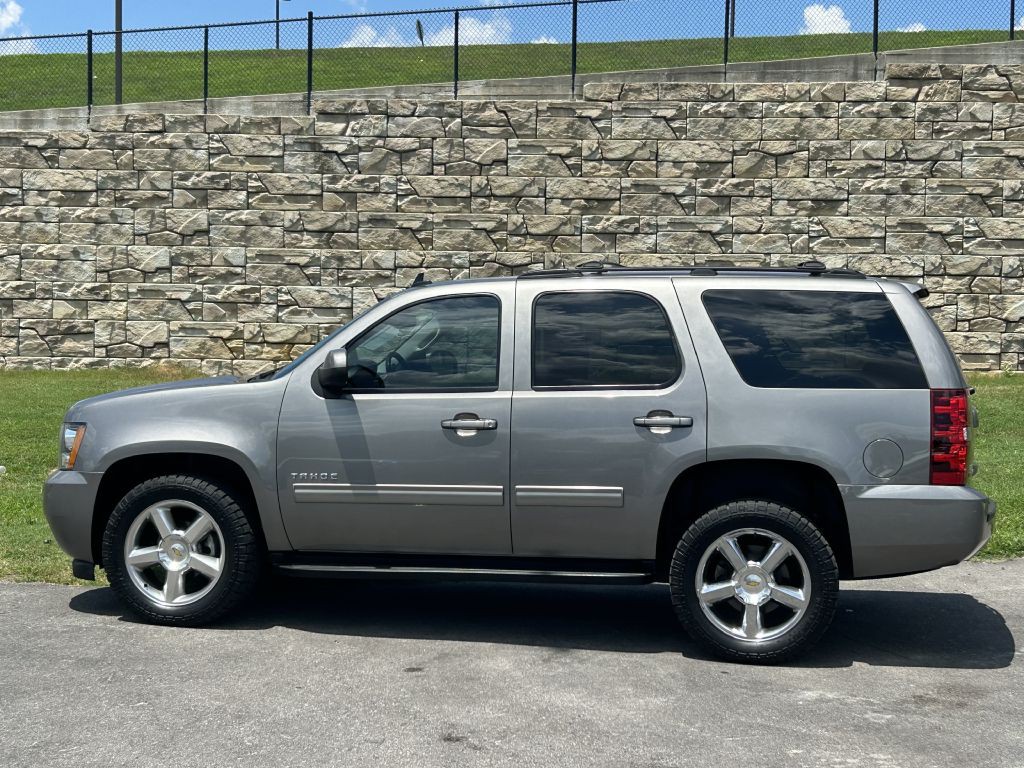2012 Chevrolet Tahoe Image 2