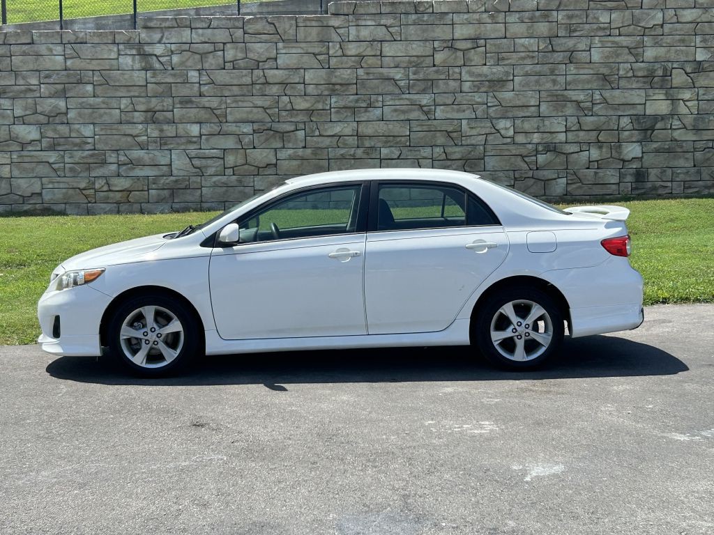 2012 Toyota Corolla Image 2