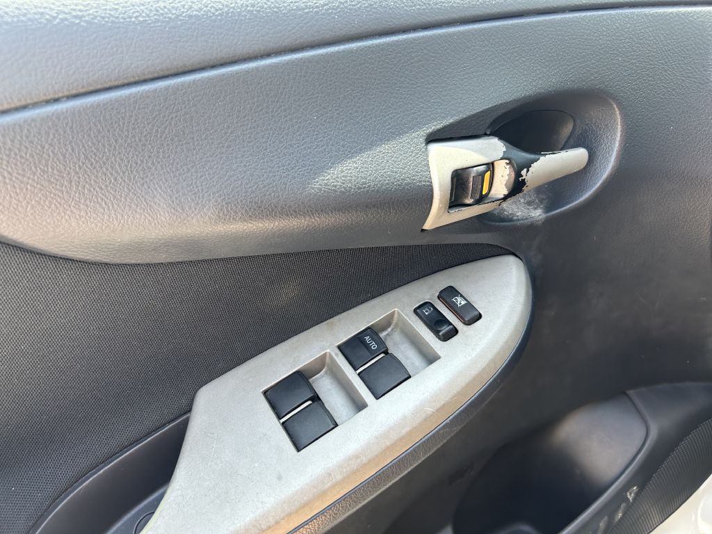 2012 Toyota Corolla Image 7