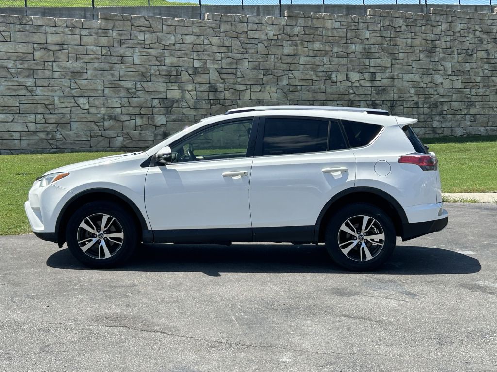 2018 Toyota Rav4 Image 2