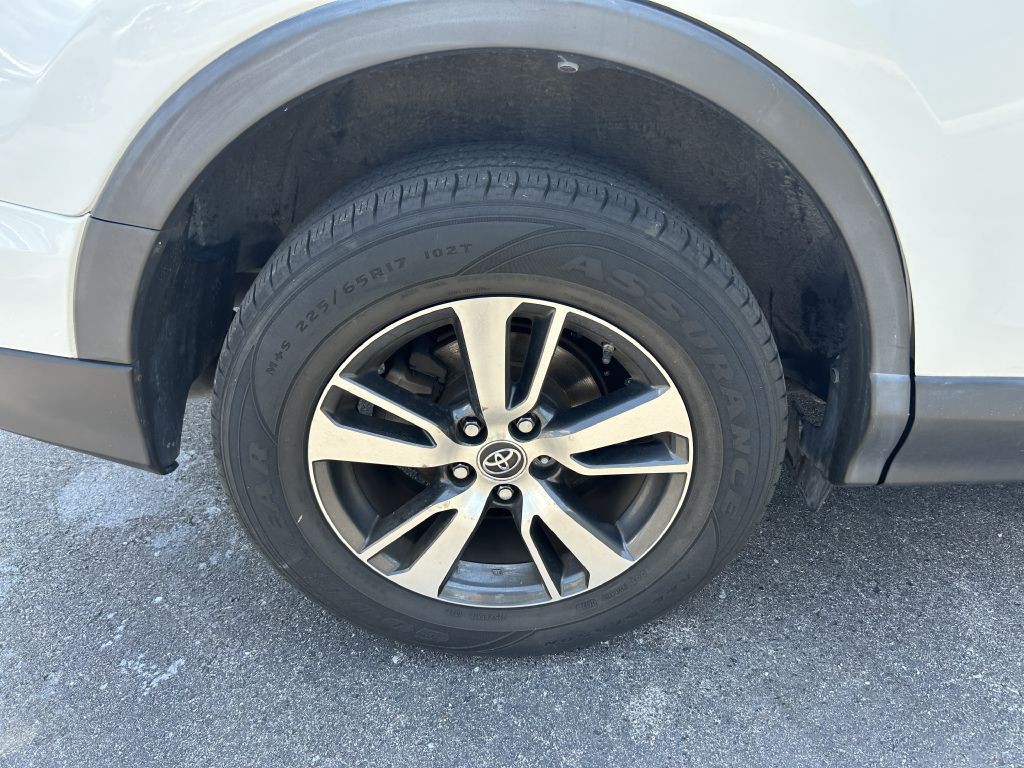 2018 Toyota Rav4 Image 6