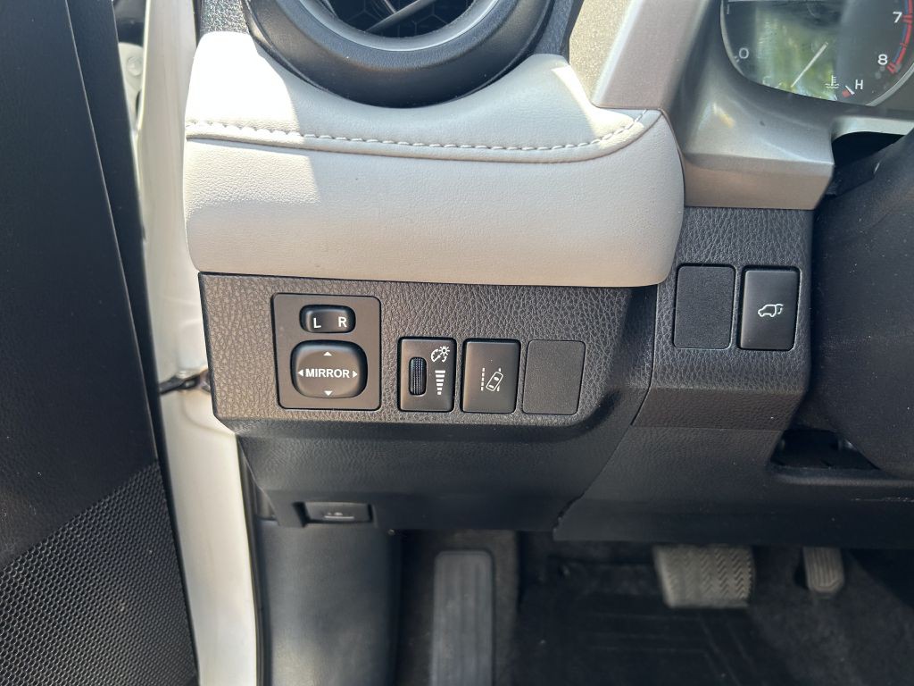 2018 Toyota Rav4 Image 8