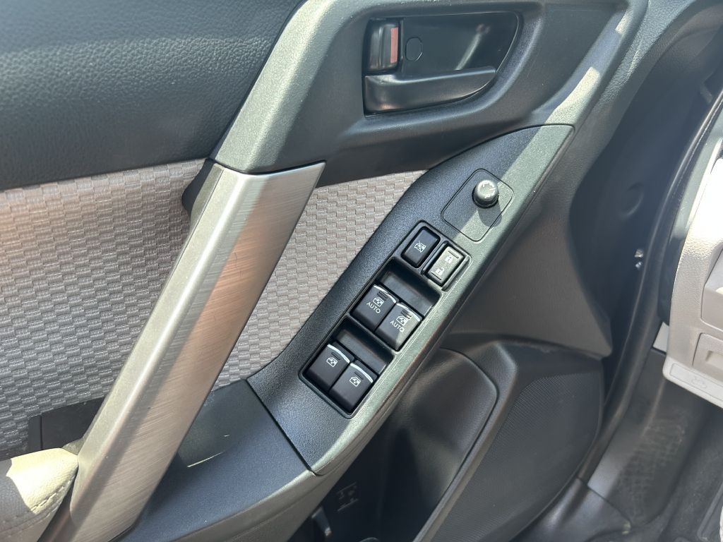2017 Subaru Forester Image 7