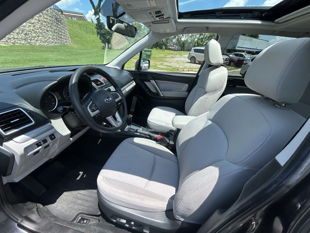 2017 Subaru Forester Image 10