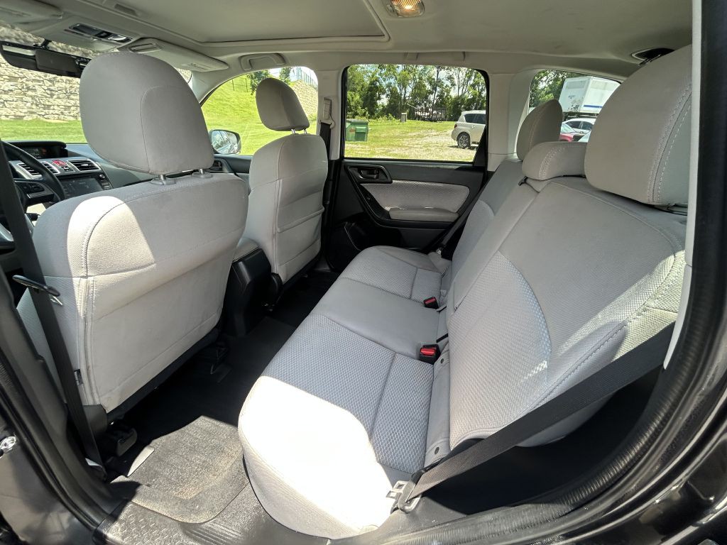 2017 Subaru Forester Image 11