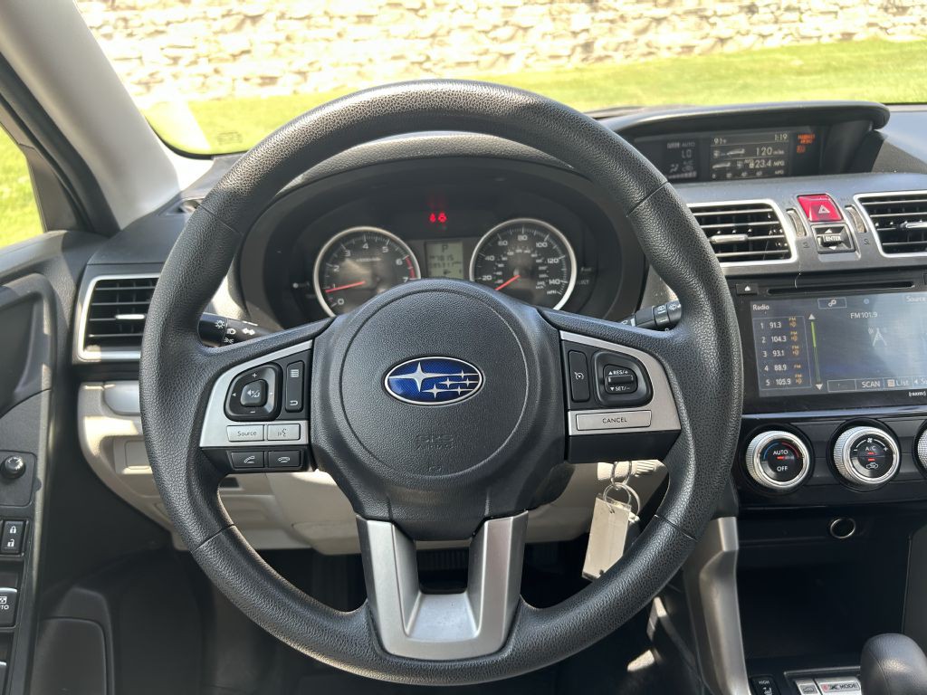 2017 Subaru Forester Image 17