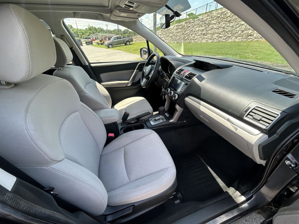 2017 Subaru Forester Image 21