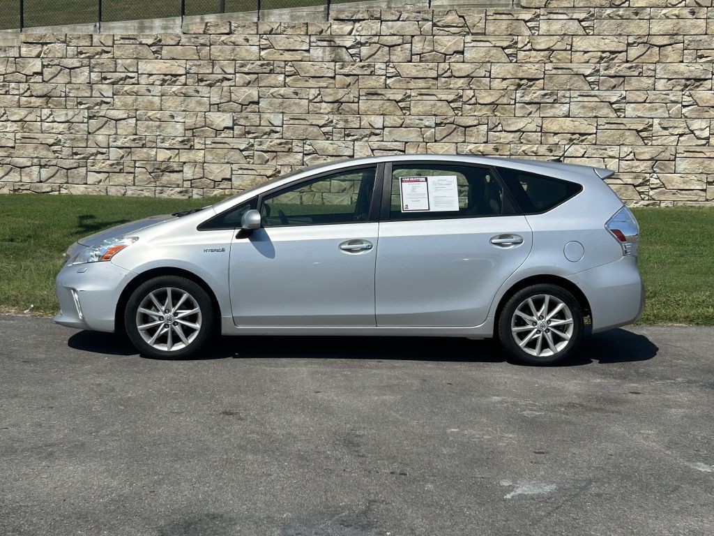 2014 Toyota Prius Image 2