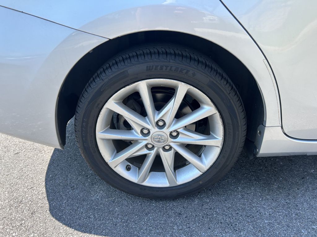 2014 Toyota Prius Image 6