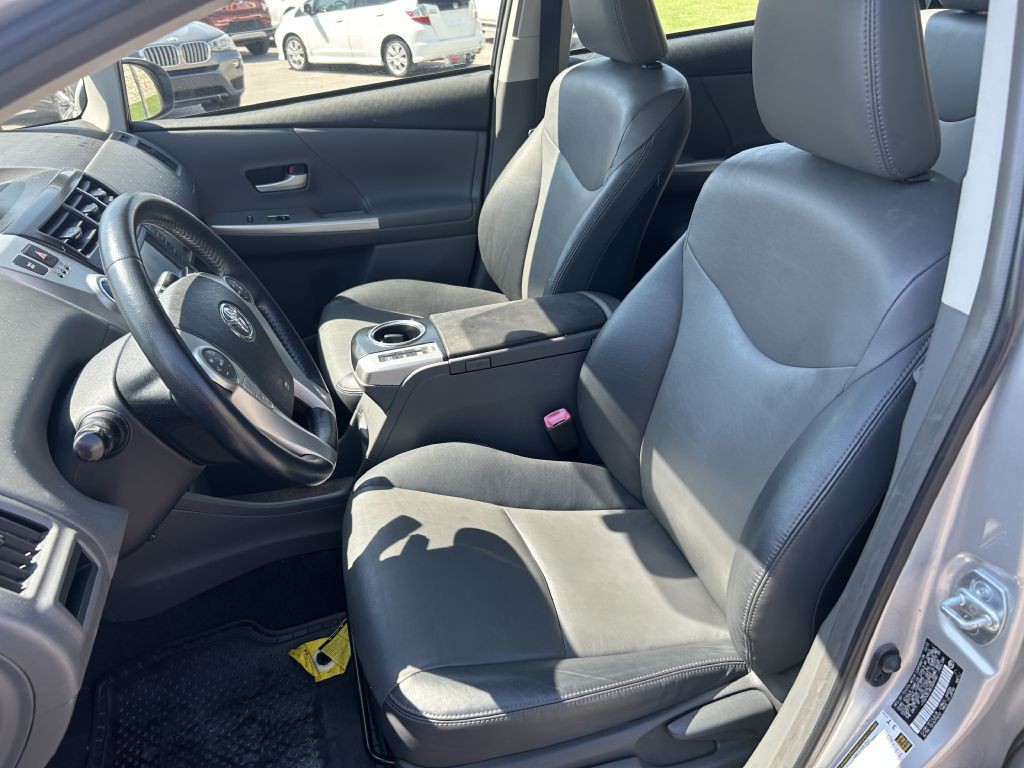 2014 Toyota Prius Image 8
