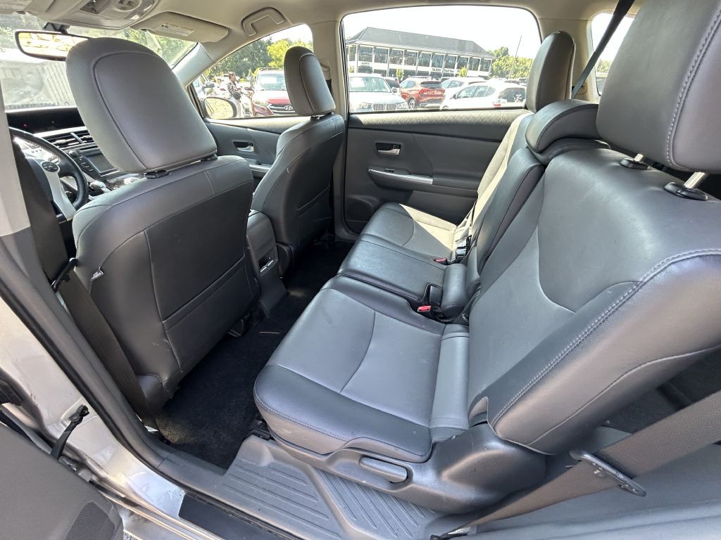 2014 Toyota Prius Image 10