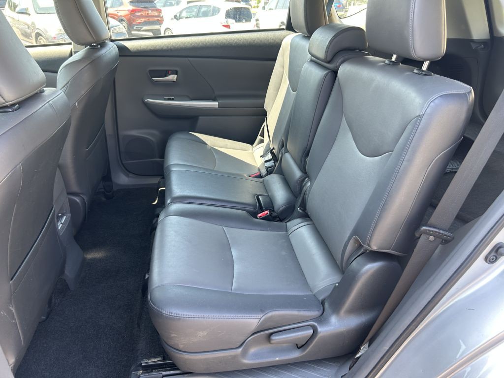 2014 Toyota Prius Image 11