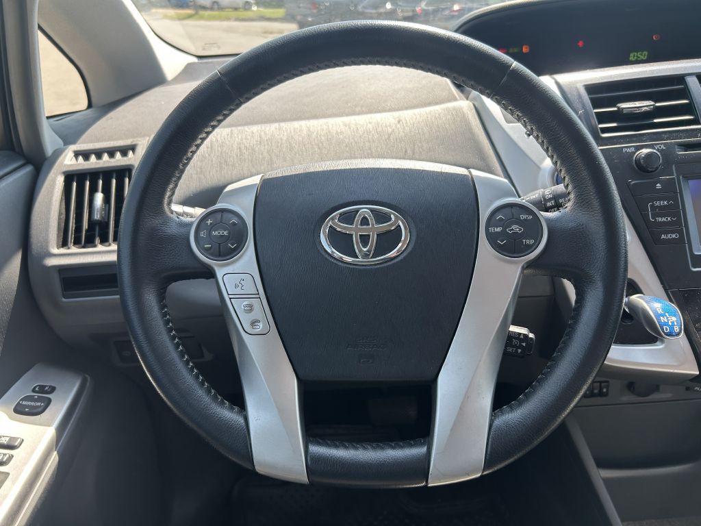2014 Toyota Prius Image 16